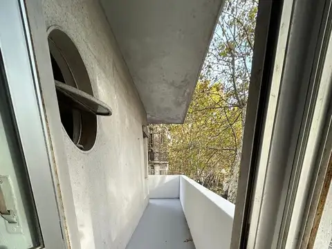 Alquiler apto. Parque Rodo 2 dormitorios y balcón