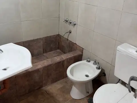 Depto Tipo Casa 2 ambientes con 1 baño
