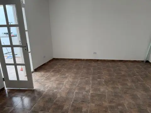 Depto Tipo Casa en Alquiler de 1 dormitorio
