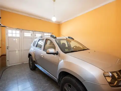 Casa apta a crédito - 2D, cochera, quincho y patio