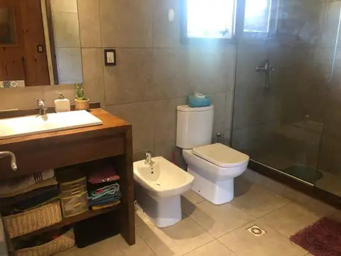 Casa en Venta con 4 cocheras