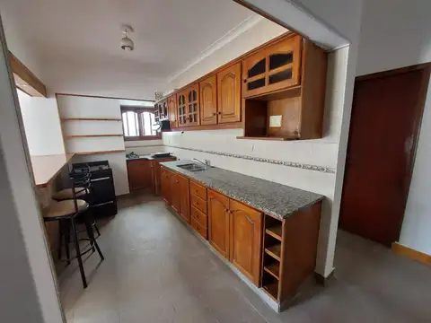 Depto Tipo Casa en Alquiler de 3 dormitorios