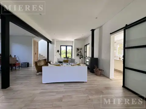 Casa 7 ambientes con 4 baños