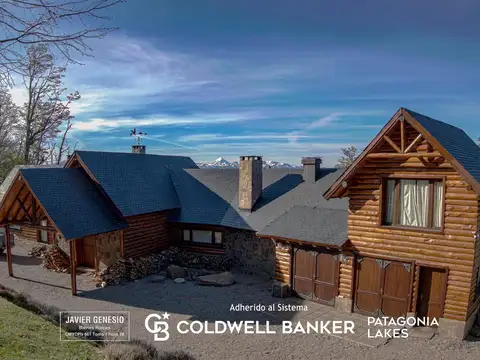 Casa 9 ambientes con 4 baños