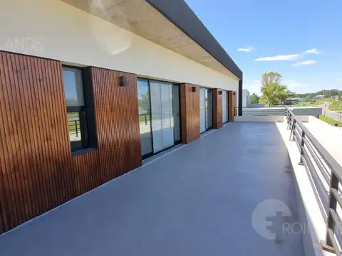 Casa en Alquiler en Campos De La Enriqueta, USD 1.400