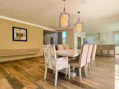 MODERNO CHALET EN ALQUILER