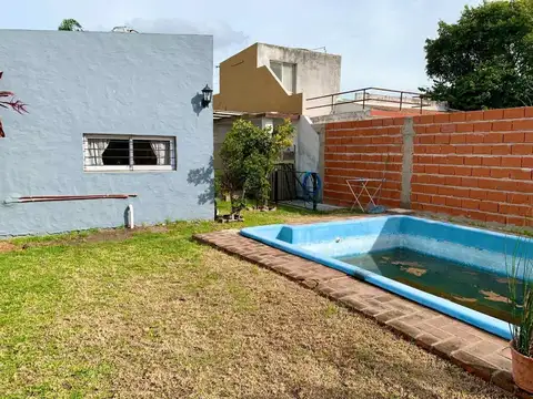 VENTA CASA 2AMB PILETA GARAG JARDIN GALPON-UDAONDO