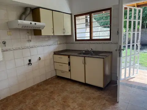 Casa 3 ambientes con 1 baño