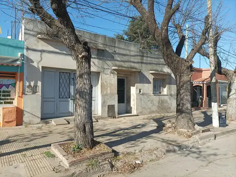 Venta Casa 3 dormitorios con cochera y patio - Arroyo Seco