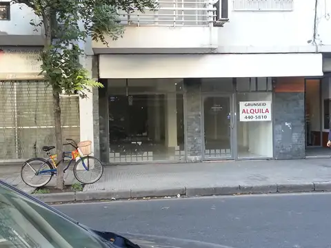 Excelente local céntrico. Doble ingreso. Oportunidad