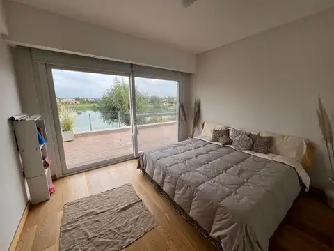 Casa  en Venta a la laguna en El Cantón, Escobar, G.B.A. Zona Norte