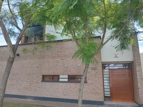 Calle 21 C  e/  459 y 460