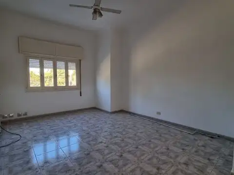 CASA + LOCALES COMERCIALES A LA VENTA EN CENTRO