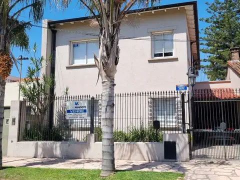 SE VENDE CASA DE 3 DORMITORIOS EN PADUA SUR EXCELENTES CONDICIONES