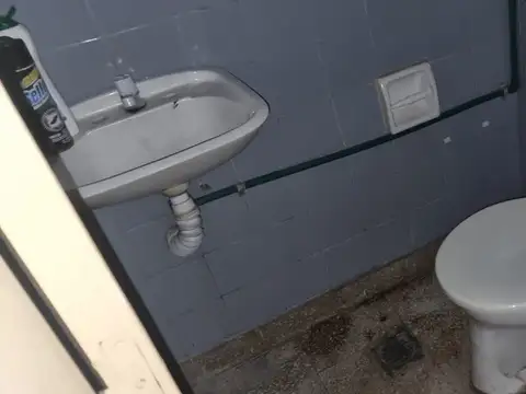 EN VENTA EN CIUDAD JARDIN LOCAL A LA CALLE EN PLANTA BAJA - FICHA 9971