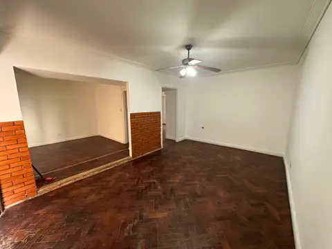 Cespedes 3400, Piso 1