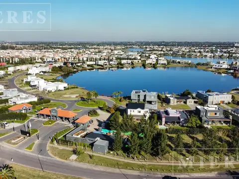 Lote en venta a La Laguna en San Gabriel, Villanueva.