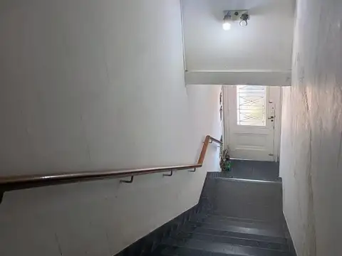 PH 5 AMB. A RECICLAR CON BALCÓN Y TERRAZA