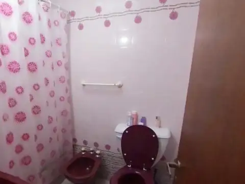 Apto Credito  Casa 5 dormitorios sobre lote de 250 m2