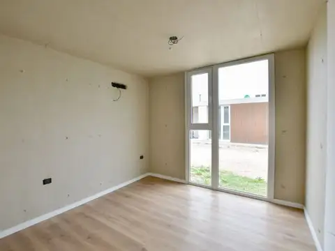 Casa 2 ambientes con 1 baño