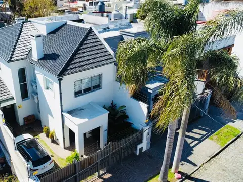 Casa 5 ambientes venta Remedios de Escalada