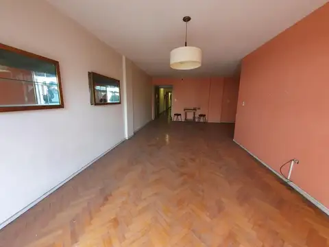 Gallo 1400 3ro - 4 amb con balcón.-