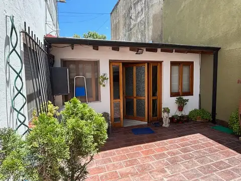 EXCELENTE DEPTO 3 AMBIENTES CON PATIO Y PARRILLA