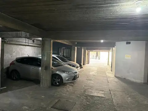 Venta - Cochera en planta baja en Centro, Rosario