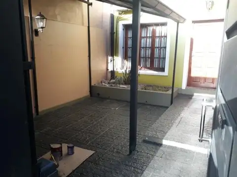 Casa 5 ambientes con 4 baños