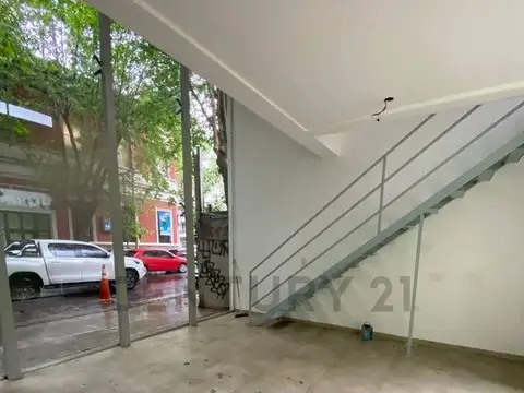 57 entre 8 y 9 600, Piso 0