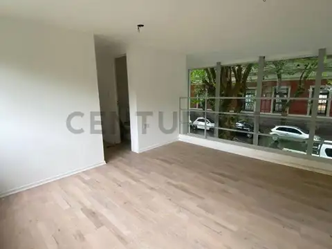 57 entre 8 y 9 600, Piso 0