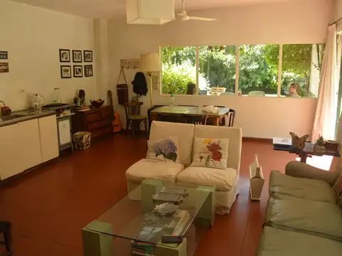 Casa espaciosa, excelente ubicación, zona Triángulo