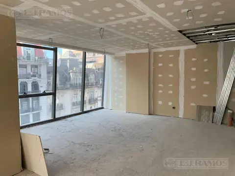 CORRIENTES  N°1470 -Piso  8- Oficina 2