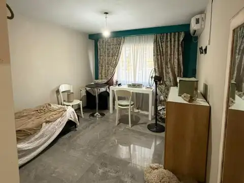 CASA EN VENTA- CONSTUCCIÓN Y MATERIALES DE PRIMERA