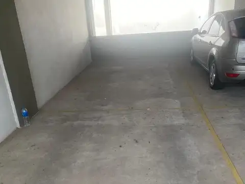 Cochera doble a la venta en San Lorenzo