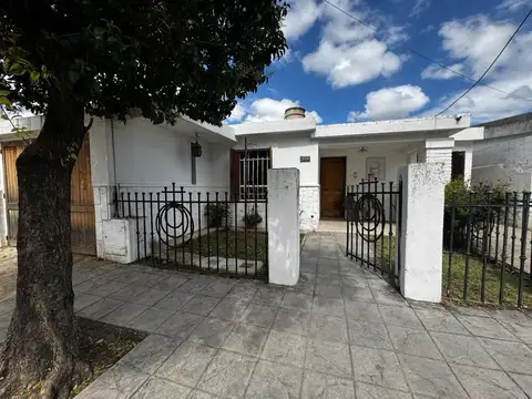 VENTA CASA 3 DORM + DPTO. KENNEDY. CORDOBA