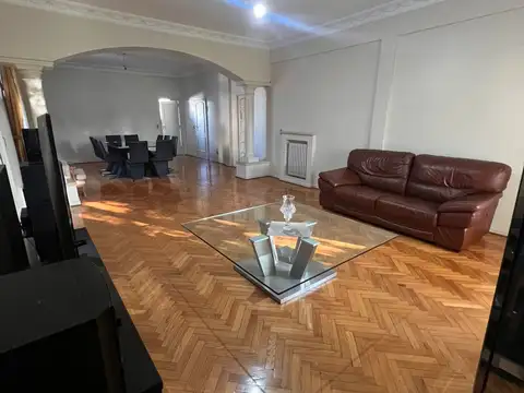 Departamento en Venta de 5 dormitorios