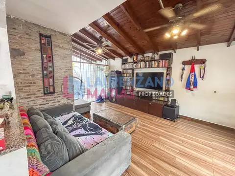 Casa en Venta en Villa Pueyrredon, USD 220.000