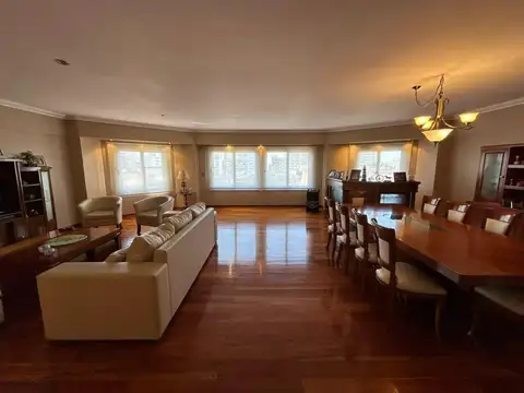 Piso 5 Ambientes - Al Frente - Dep. de Servicio - 2 Cocheras - Seguridad 24 Hs.