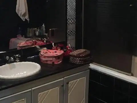 Casa en Venta en Castelar Norte, USD 270.000