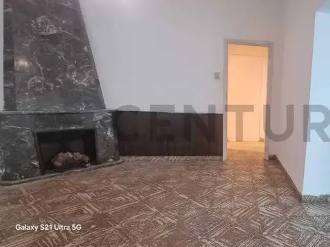 Juan Larrea 1700, Piso 0