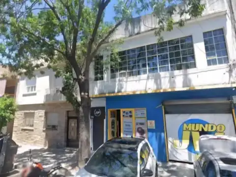 VENTA DE GALPON EN FLORESTA 220 METROS CUBIERTOS