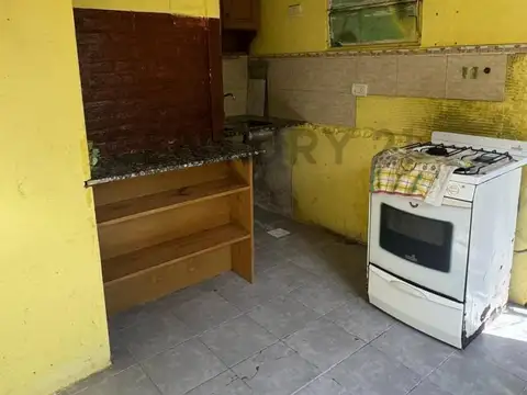 94 e/ 6bis y 7 500, Piso 0