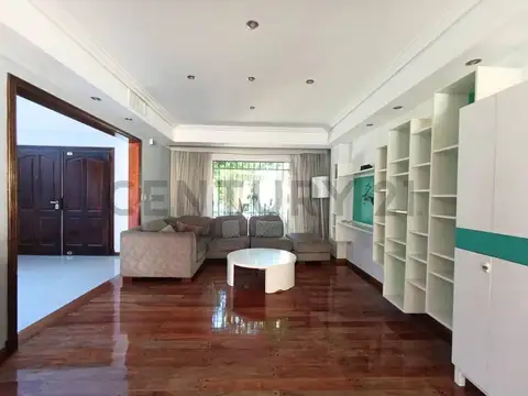 Casa 6 ambientes con 3 baños