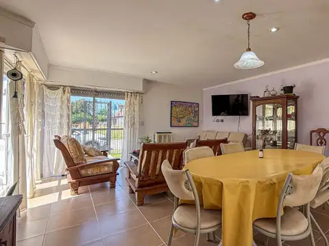 Venta Casa 3 ambientes quincho cochera Santa Clara