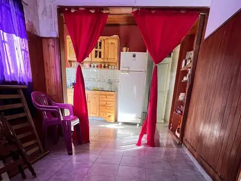Casa 5 ambientes con 1 baño
