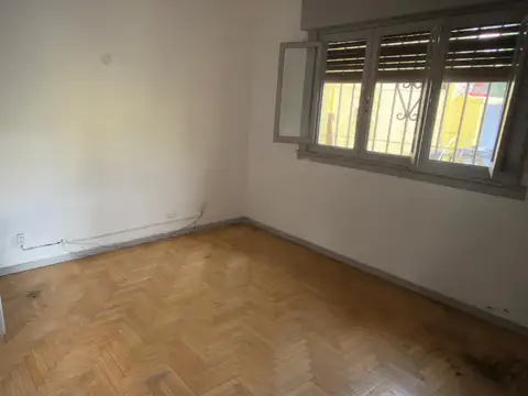 Depto Tipo Casa en Alquiler con 2 cocheras