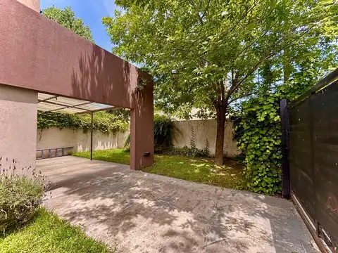 Duplex  en Venta 2 dormitorios en Gonnet 20 e/ 488 y 489 - APTO BANCO