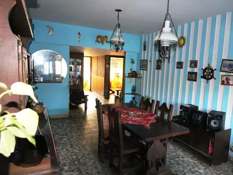 Roque Saeñz Peña 1000 entre Gaboto y Mendoza