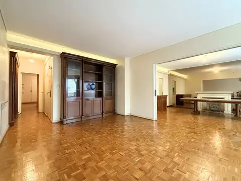 Departamento Tipo Casa – 5 Amb + Dependencia + 2 Patios